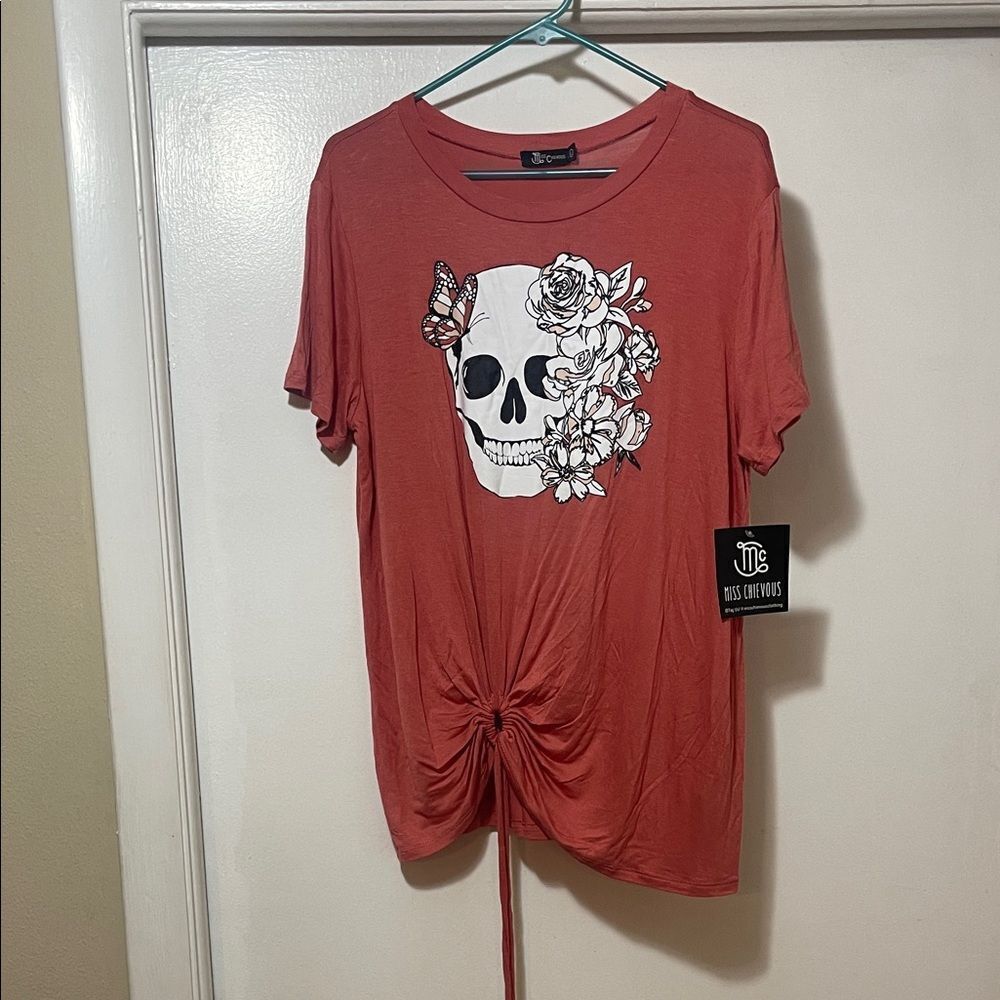 Miss Chievous Coral Top with skull and flowers NWT large